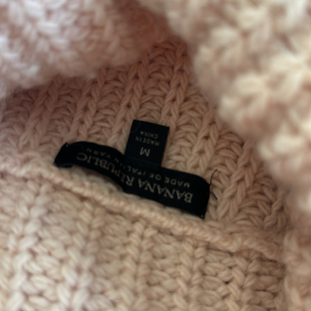 Pink sweater - Picture 2 of 3
